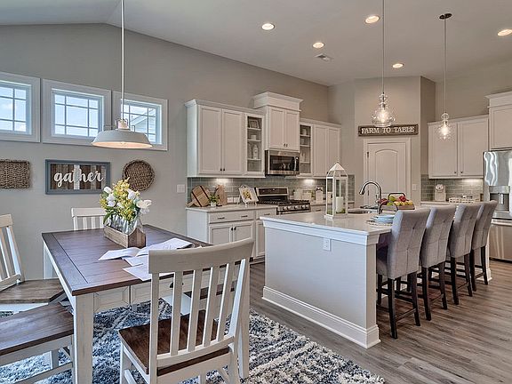 4th image of 3114 Whispering Creek Dr