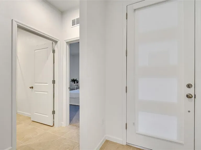 1098 Boardwalk Pl — Photo 8