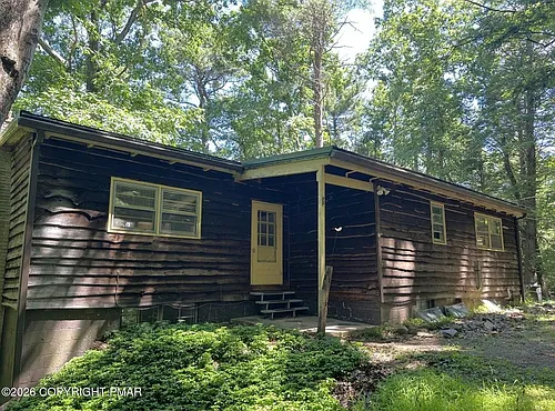2241 Fernway Dr Photo 1