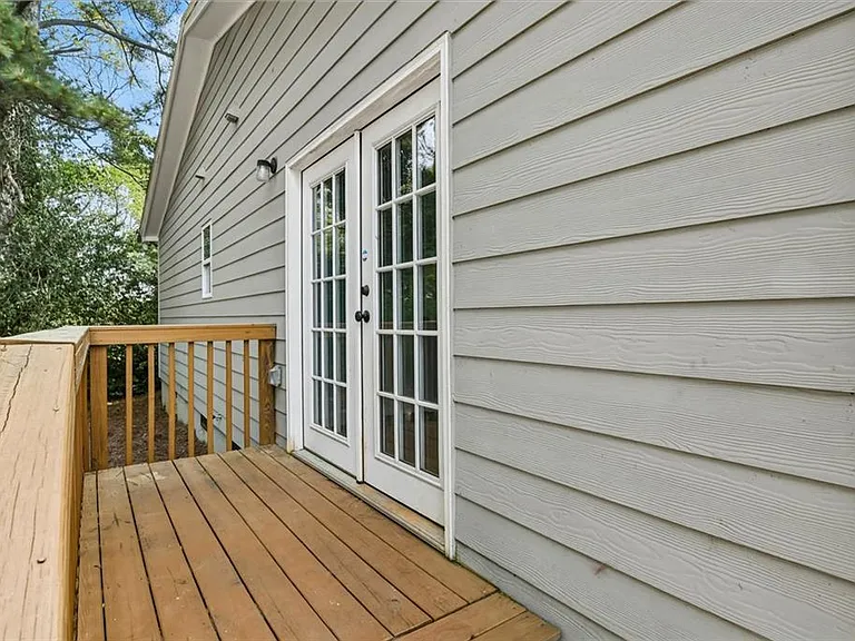 2866 Belvedere Ln — Photo 26