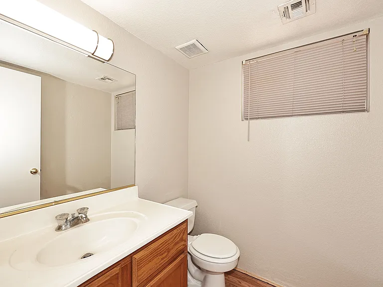 8935 W Windsor Ave — Photo 25