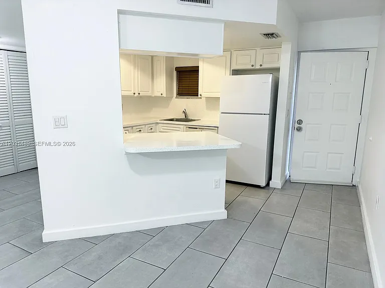8333 Lake Dr #102 — Photo 8
