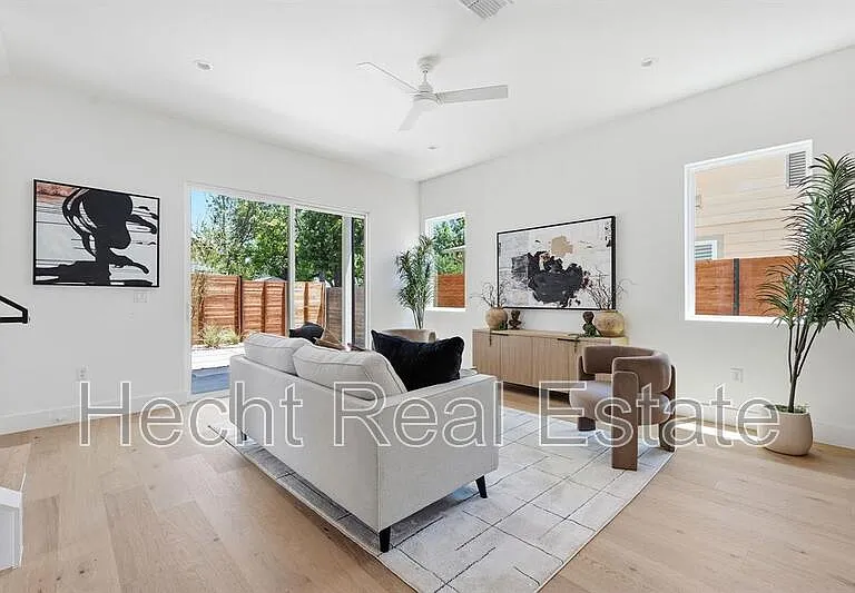 502 Normandy St #1 — Photo 5