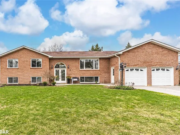 4 Heatherwood Dr, Springwater, ON L9X 0N4