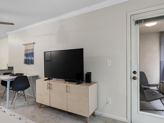 5th image of 11111 NE 12th St APT C109