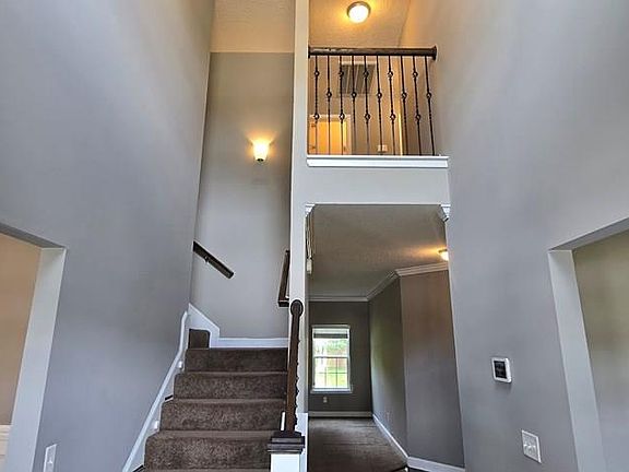 3rd image of 21 Molly Ct