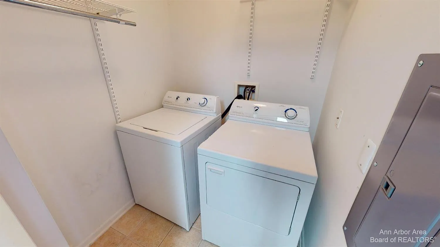 2 bed, 2.0 bath, 1094 sqft, $2,100 — Photo 4