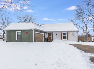 25 N Bereman Rd, Montgomery, IL 60538