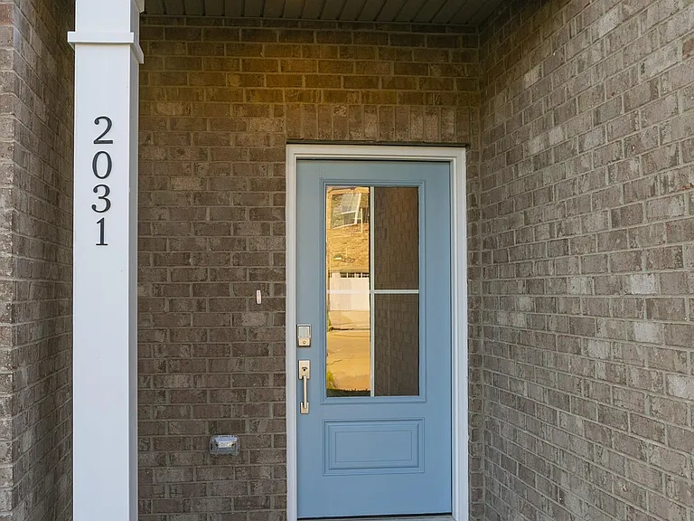 2031 Sperling Dr — Photo 2
