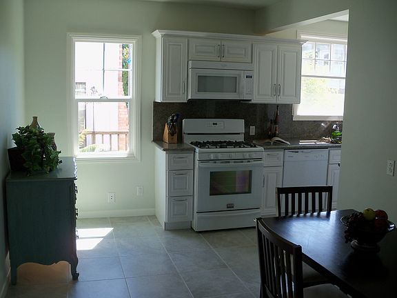 3rd image of 416 Beech Ave