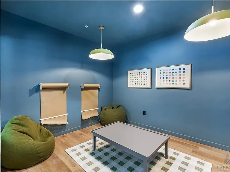 176 W 7th St #410 — Photo 16