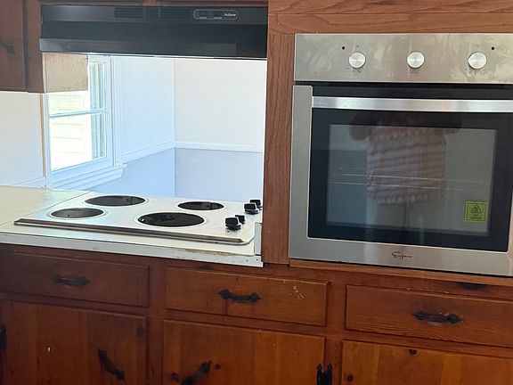 3rd image of 708 Springfield Rd