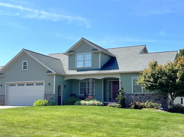 4070 Blueberry Dr, Erie, PA 16510