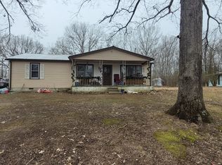 1001 Lynn Cir, Nunnelly, TN 37137