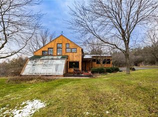 6817 Henderson Rd, Jamesville, NY 13078