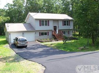 16 Mountain Top Rd, East Stroudsburg, PA 18302