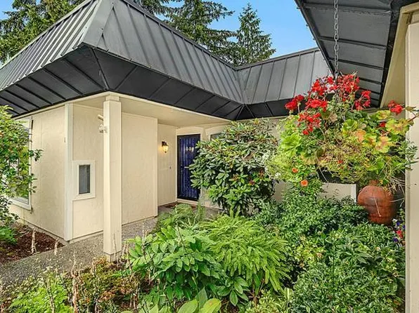 1512 102nd Pl NE, Bellevue, WA 98004