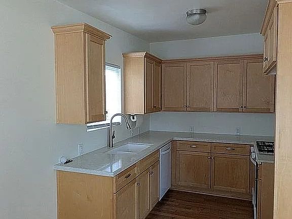 5th image of 431 Java St
