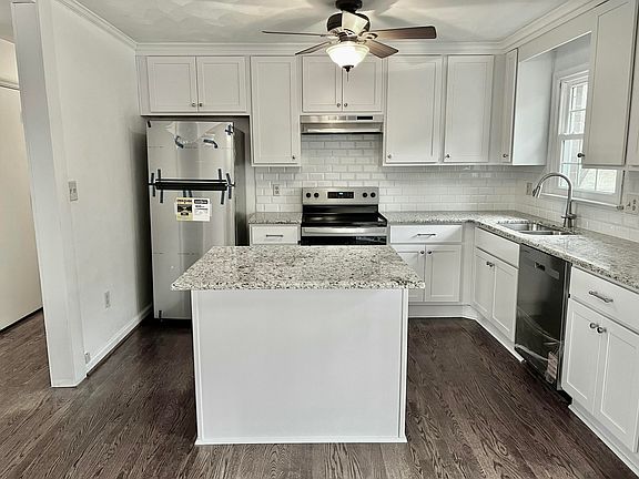3rd image of 363 Lelia Cir