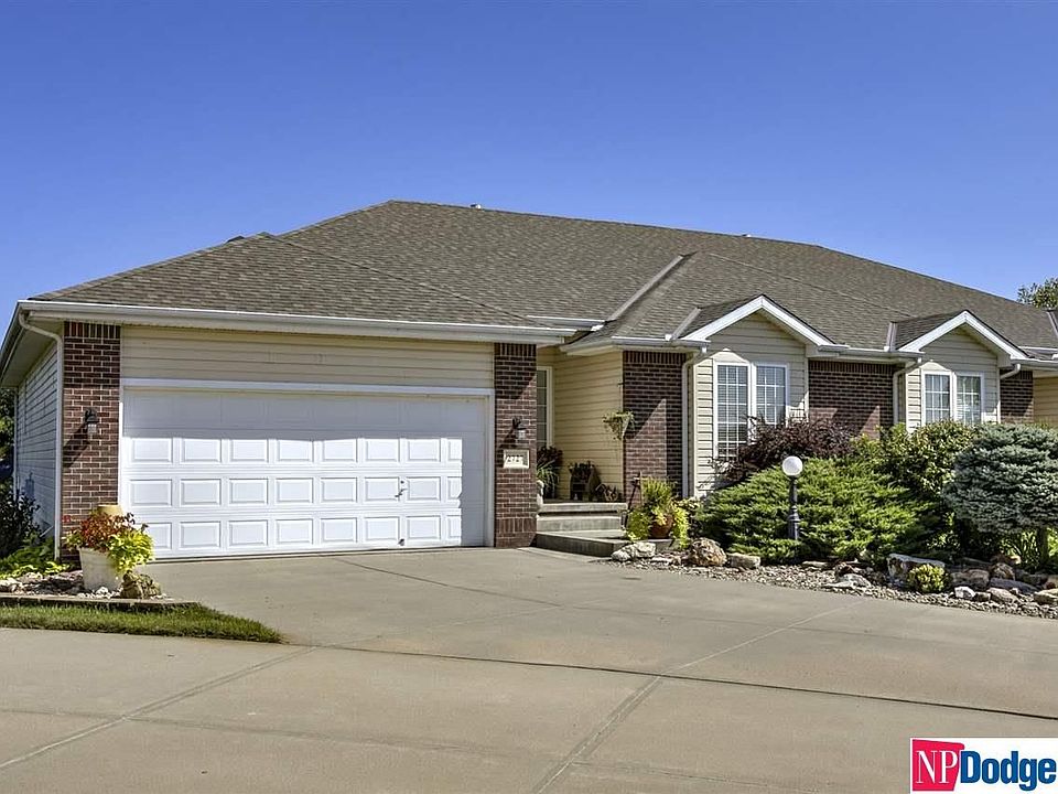 1st image of 2727 Bay Cir
