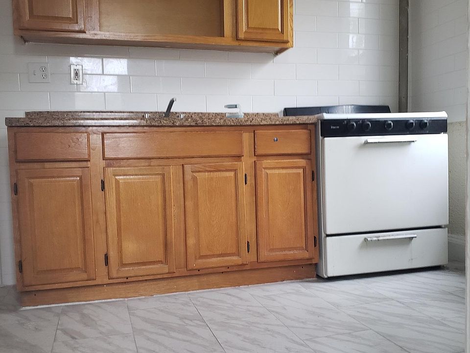 1st image of 160 Elliott Ave APT 2N