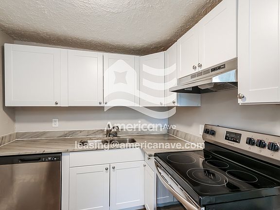 731991_004_kitchen_5.jpg