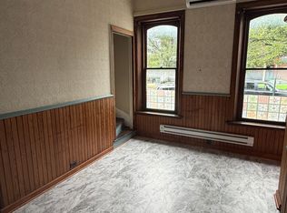 29 Center Sq #B, New Oxford, PA 17350