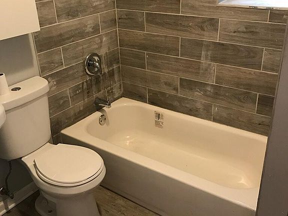 5th image of 6723 S Langley Ave #2