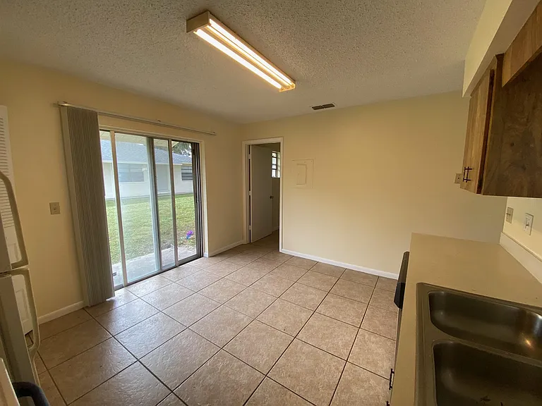 Dining area in kitchen