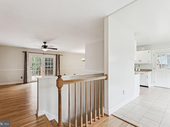3rd image of 14 Dew Wood Ct