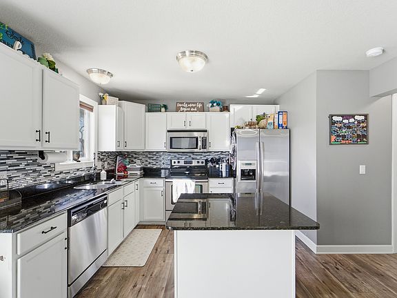 4th image of 4710 NE Rio Dr