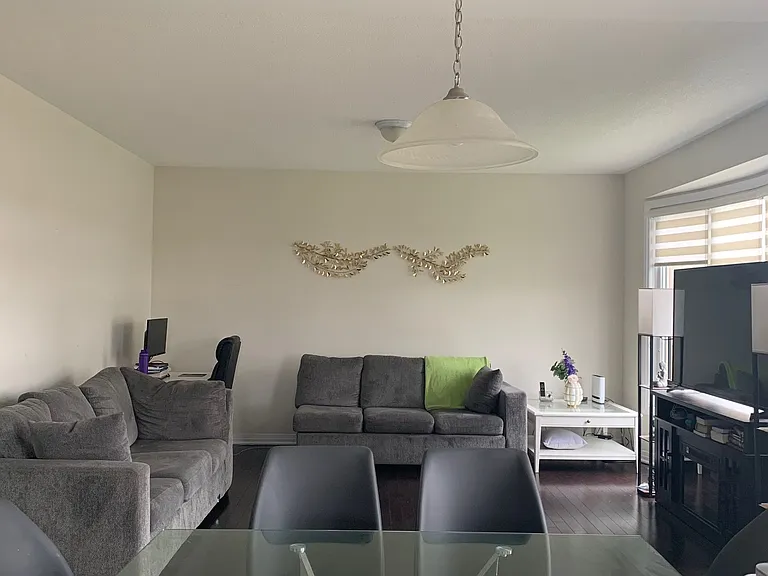 97 Kirby Ave — Photo 6