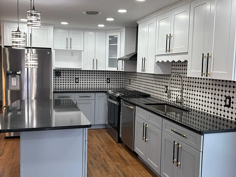 2641 Broadway #2 — Photo 2