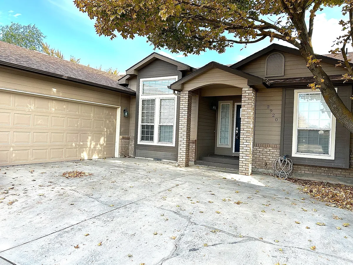 Building Photo - 2920 N Columbine Ave