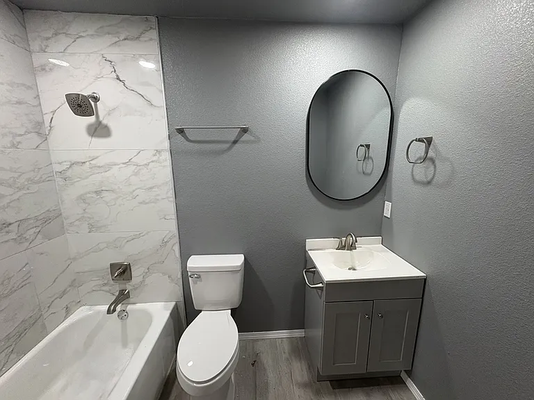 5724 N Frankfort Ave — Photo 4