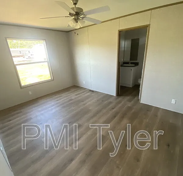123 Dogwood St — Photo 9
