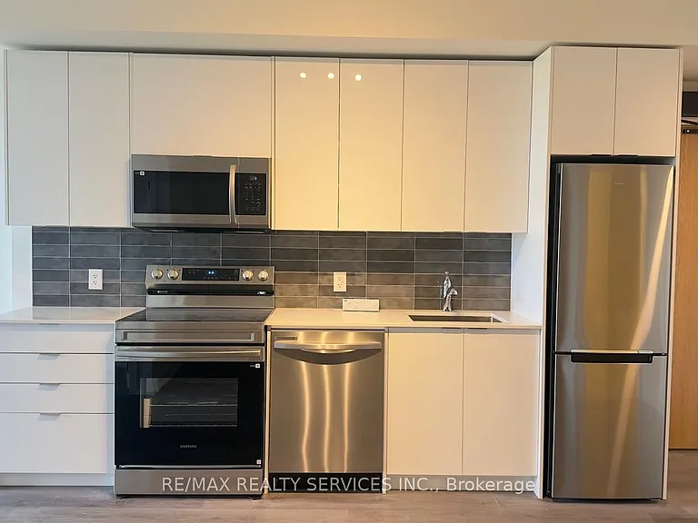 33 Erie Ave #1403 — Photo 12