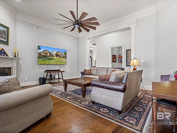 5th image of 9518 Bella Dr