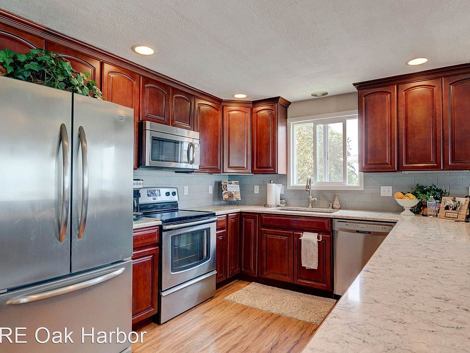 1st image of 380 Marine Dr