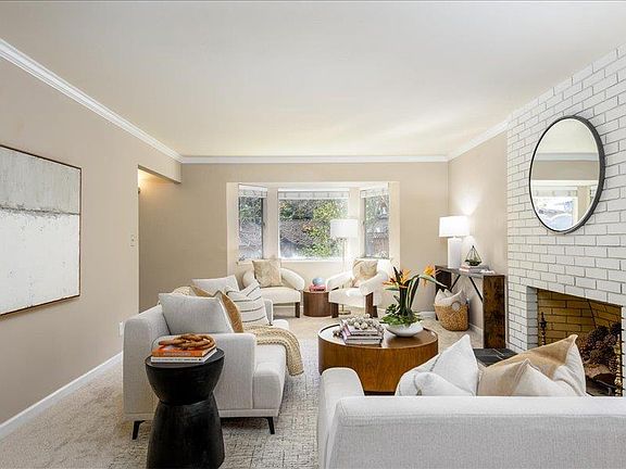5th image of 11 Krista Ln