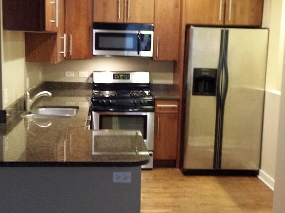 3rd image of 4226-30 N Whipple St #2B-1Ba-810Sqft