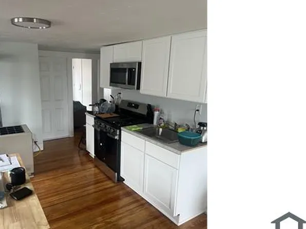 1438 Pleasant St #3, New Bedford, MA 02740
