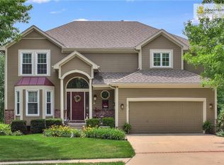 2417 NE Glen Dr, Blue Springs, MO 64014