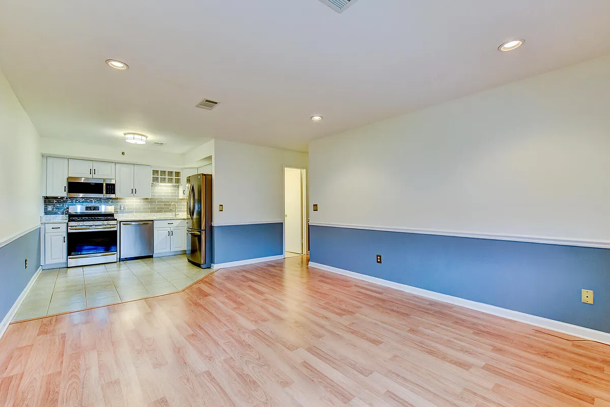 Building Photo - 105 Newark Pompton Tpke #C24