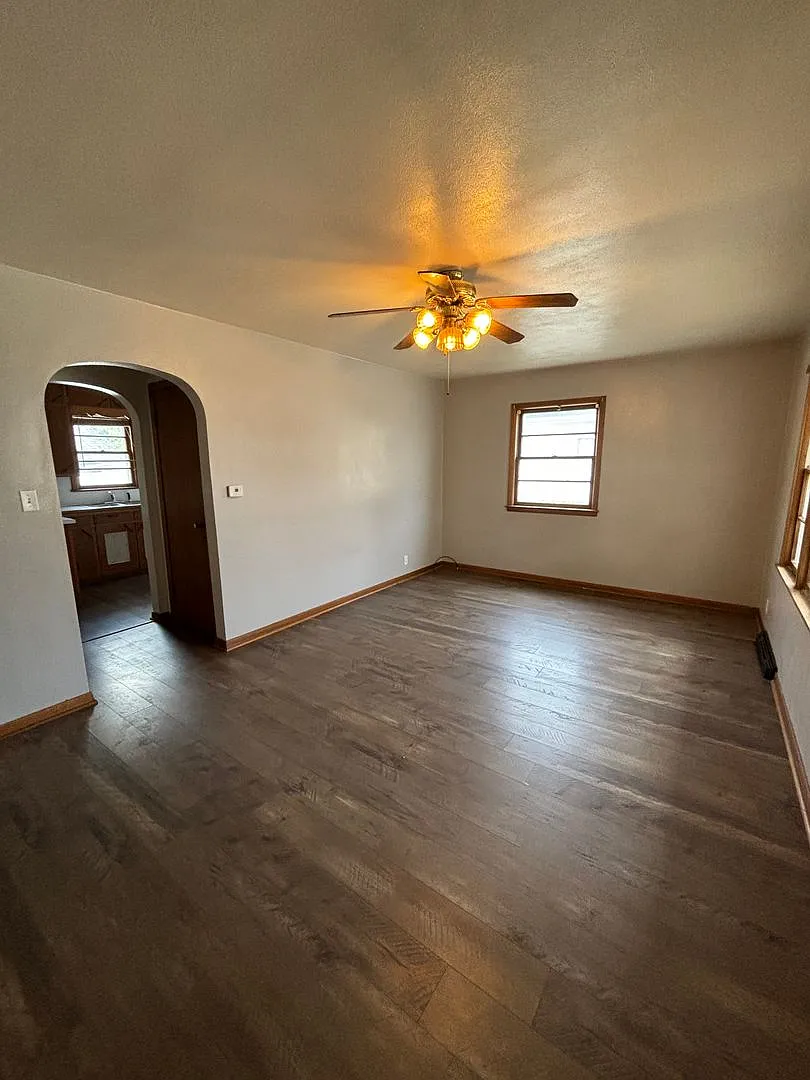 2 Bedroom, 1 bathroom home in Waterloo — Photo 2