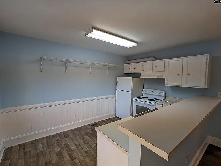3121 Rosewood Dr — Photo 8