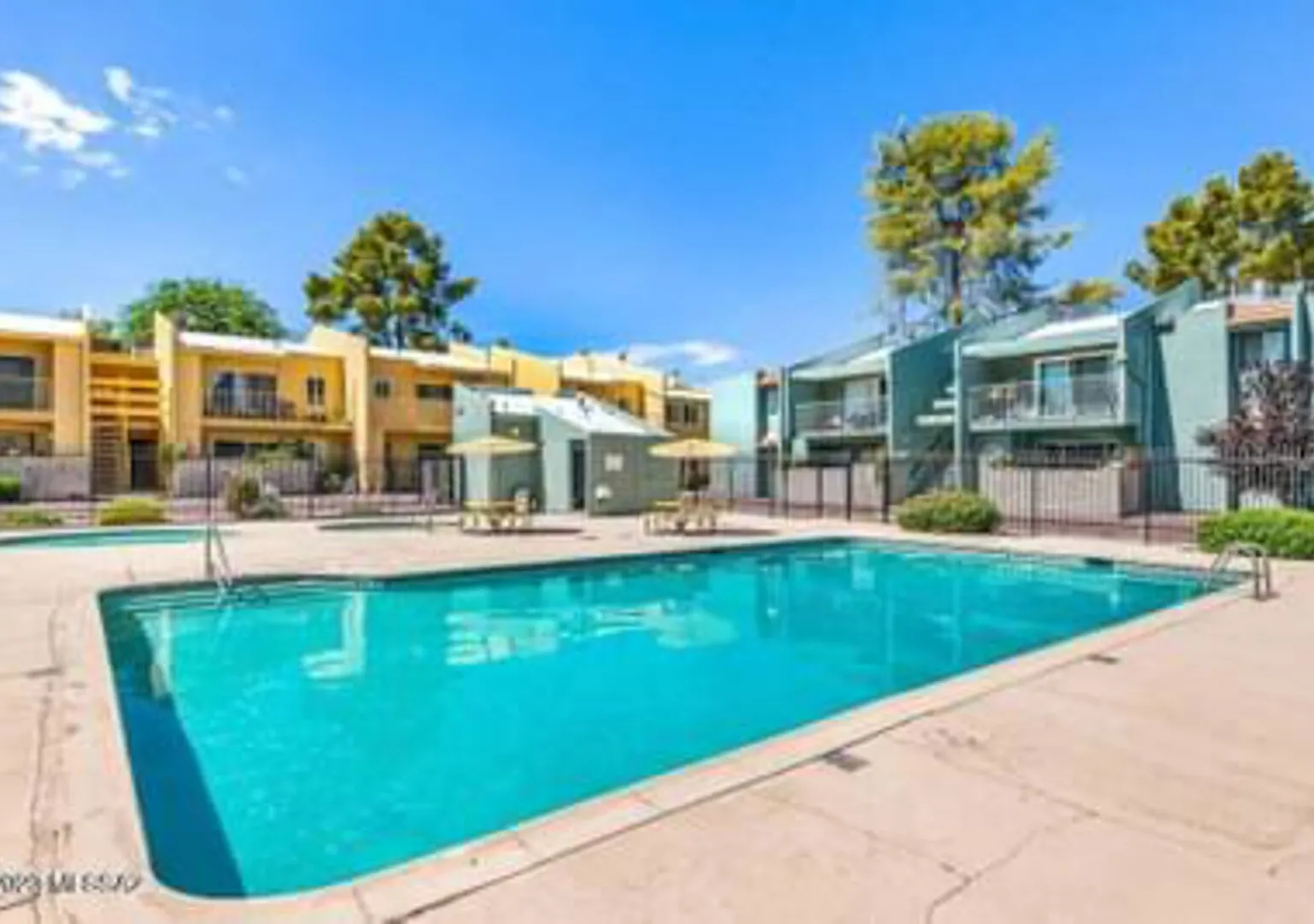 Spacious Condo with Balcony and Views of the Mountains — Photo 1