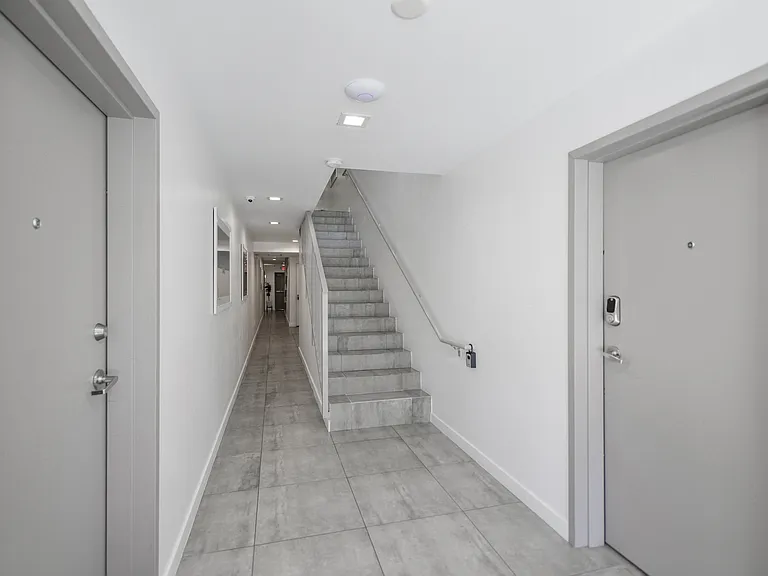 165 NW 39th St #7 — Photo 13