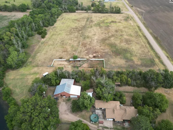 4803 N Pennington Rd, Hutchinson, KS 67502
