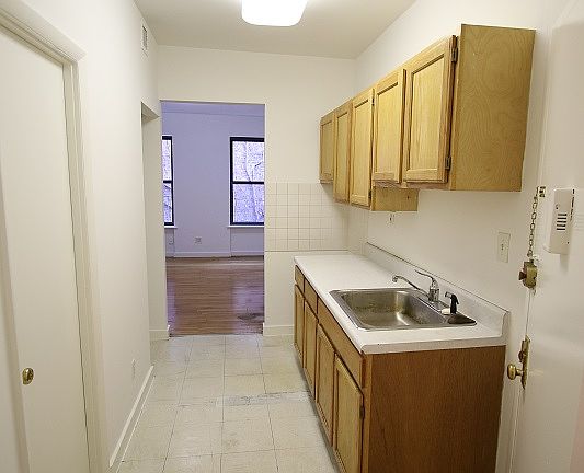 3rd image of 646 9th Avenue #3RN
